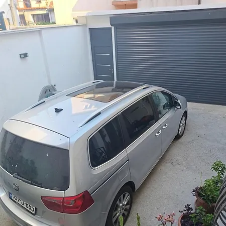 Sun-free Parking Mostar