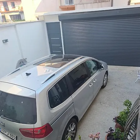 Sun-free Parking